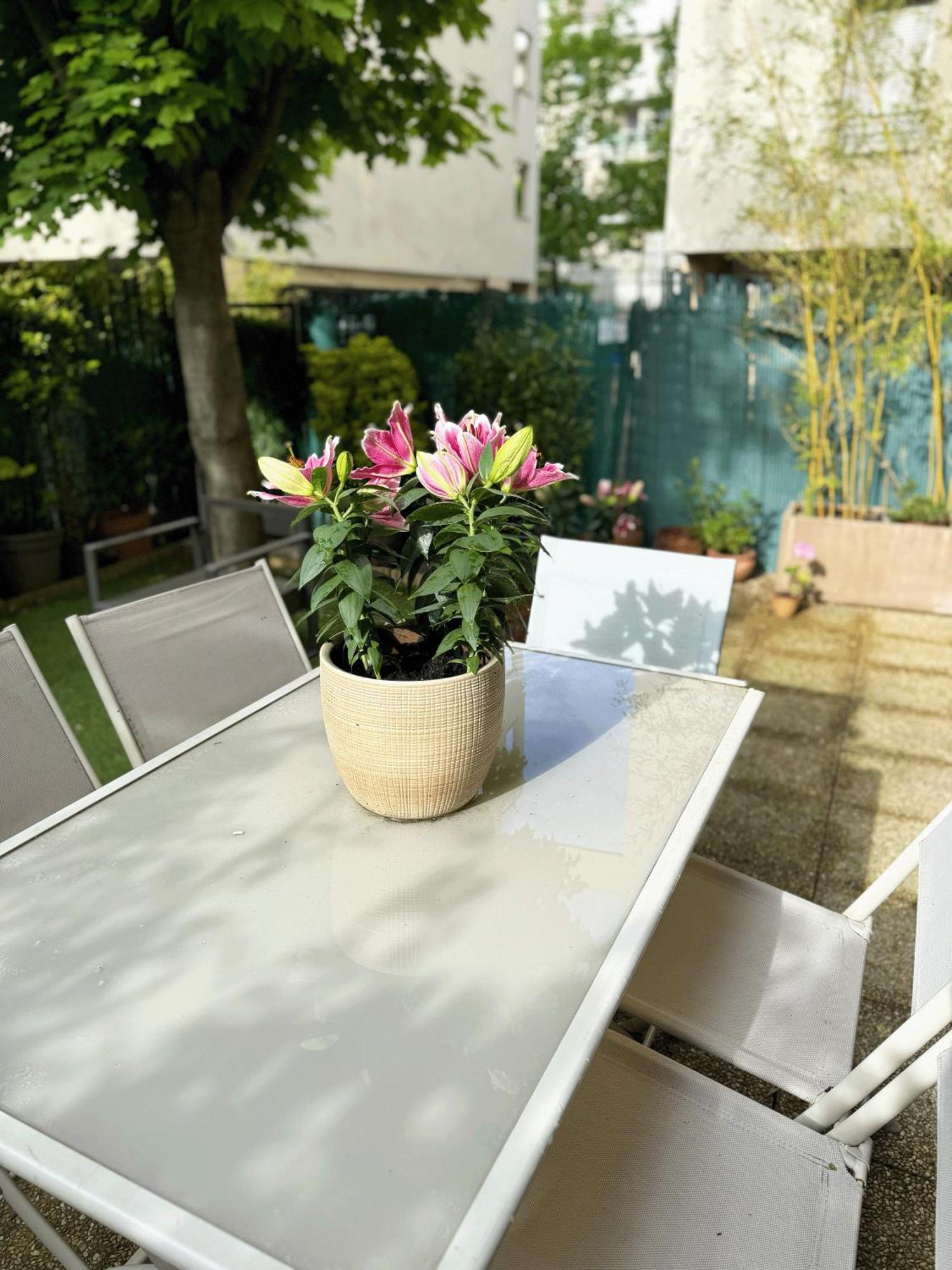 Le Jardin Du Stade By Uta House Saint-Denis  Exterior photo